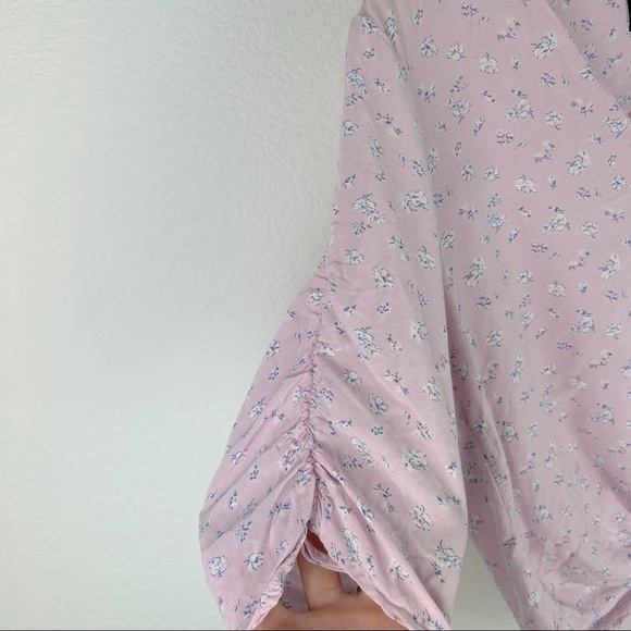 Abercrombie and Fitch V Neck Tie Front with Rouche Sleeves Floral Print Size S - Picture 4 of 6